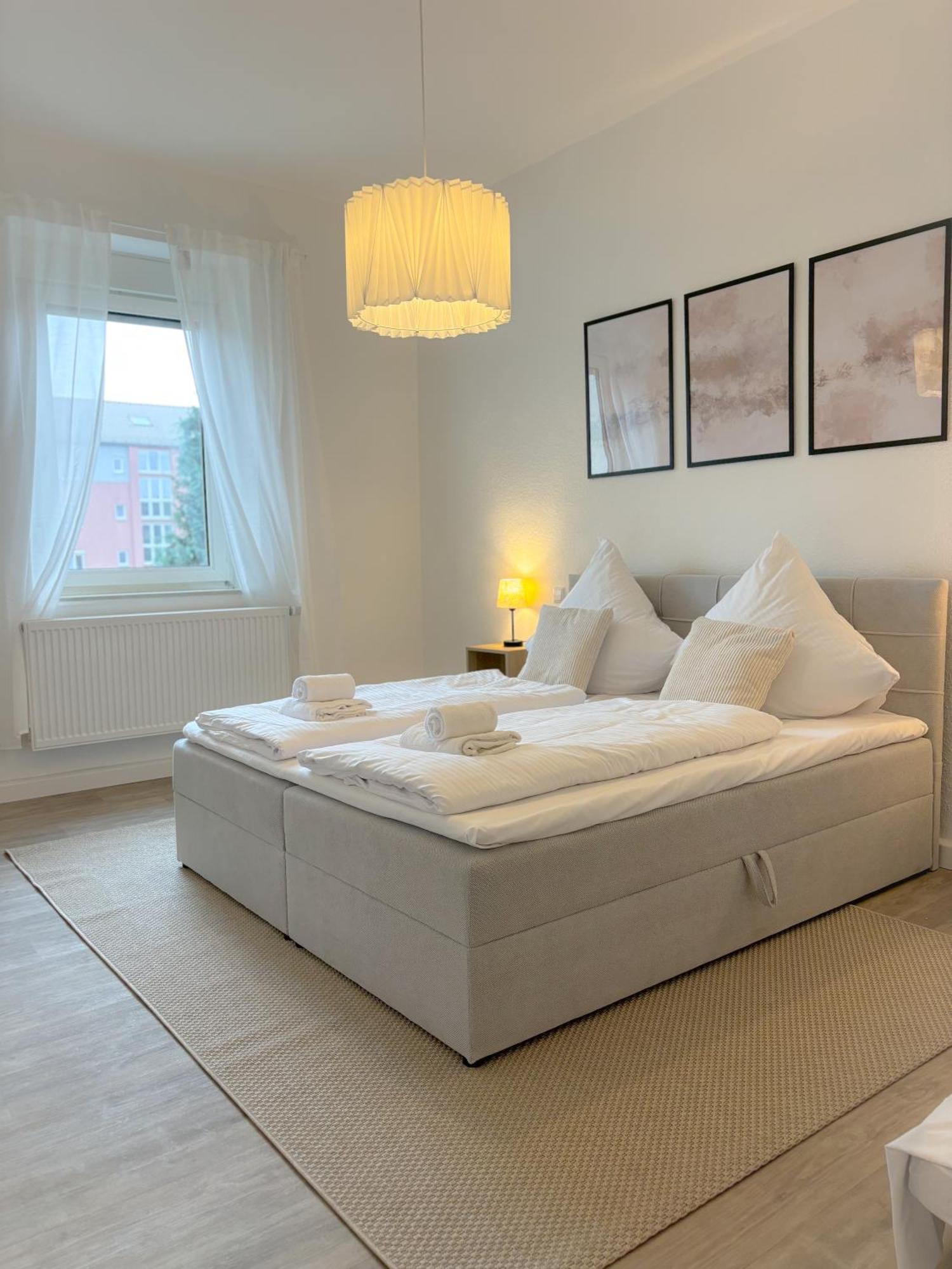 Helles City Apartment Fuer Familien & Gruppen Ной-Ульм Екстер'єр фото